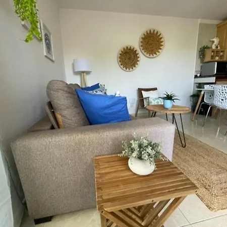 아파트 Apartamerica Garden - 150 Metres From The *